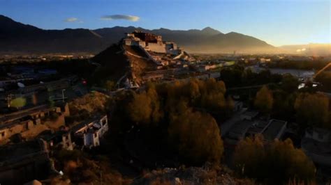 拉萨宣传片——云上西藏最美拉萨，风景美的让人心旷神怡！