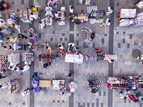 摆地摊，你们会选择哪些地方？ - 知乎