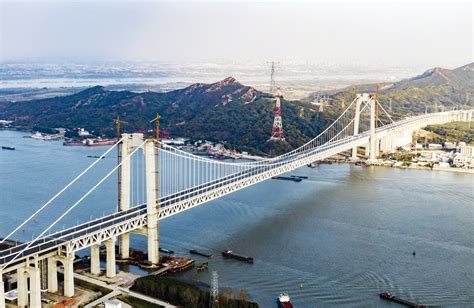 五峰山大桥全球首座高铁悬索桥 创七项世界之最_中国江苏网