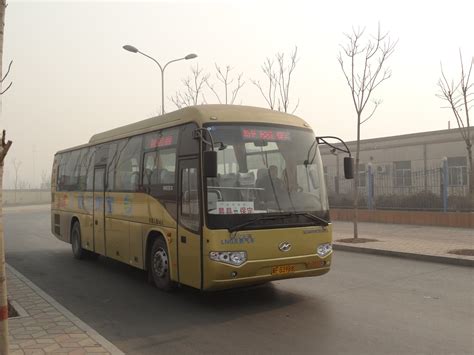 纷想40年，上海公交71路40年为人民服务初心不改，那些画面令人印象深刻_延安路