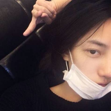 甜美女生口罩头像