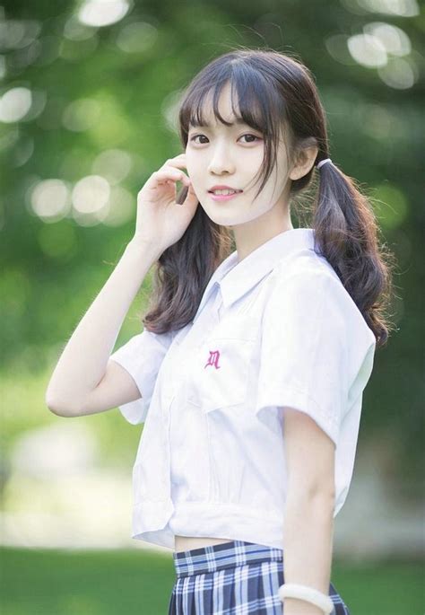 校园风甜美女生头像真人