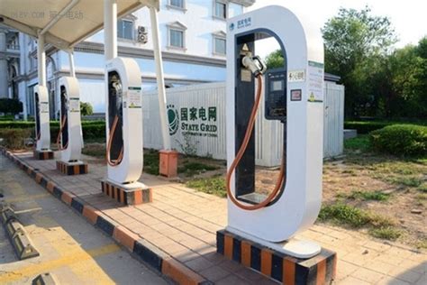 河北高速第一家理想充电桩项目 在燕赵驿行集团玉田服务区开业 - 唐山分公司