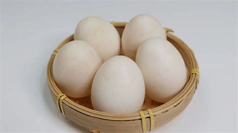 鸡蛋、鸭蛋、鹅蛋、鹌鹑蛋到底哪个好？这3种，最不建议肾友吃！