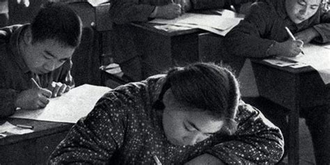 1977年恢复高考，告别荒唐的年代|李辉_文化
