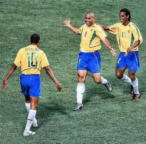 罗纳尔多时代的3R组合，和今年巴西的锋线阵容相比，有什么不同？|巴西|锋线|组合_新浪新闻