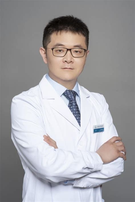 中国医学科学院整形外科王克明：不会思考的医生只是粗糙的木工__财经头条