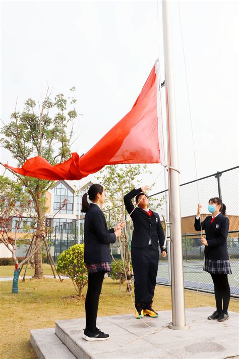我校举行新学期第一次升旗仪式-衡阳师范学院欢迎你！