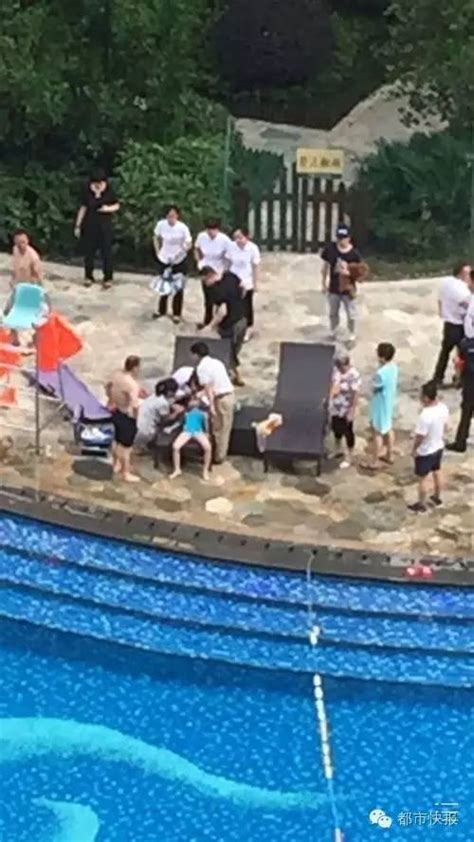 【突发】万家星城6岁小女孩小区泳池内溺水，目前仍在抢救！