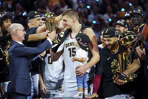 掘金队夺队史首个NBA总冠军！ - 风暴体育