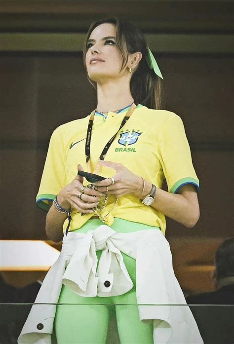 41岁巴西超模AA，亮相世界杯！她是维密头牌，拥有天使面孔和身材|世界杯|巴西|维密_新浪新闻