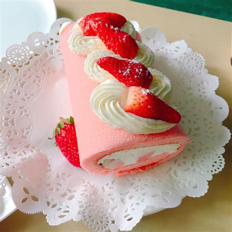 【彩绘草莓奶油蛋糕卷的做法步骤图】玉池桃红_下厨房