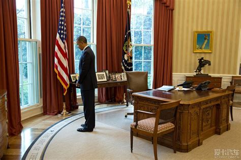 美国总统椭圆形办公室的办公桌——坚毅桌！-爱卡汽车网论坛