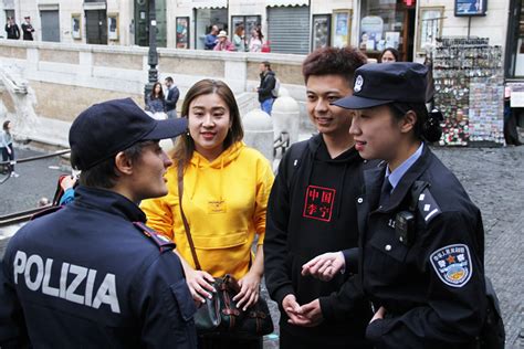中意第四次警务联合巡逻正式启动 罗马街头遇到中国警员游客“安全感”倍增(组图)-特种装备网