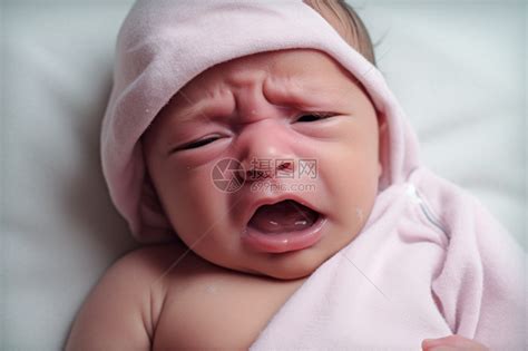 婴儿在哭高清图片下载-正版图片600337429-摄图网