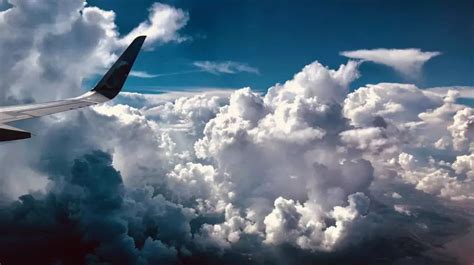 飞机遇到积雨云,雨层云积雨云,积雨云和卷积云图片_大山谷图库