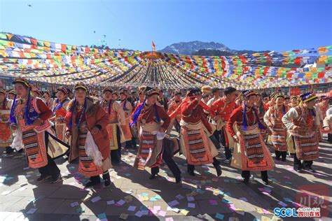 春节前去打卡《雅安硗碛藏寨·神木垒》——【神仙居住的地方】整座雪山和草甸被承包-雅安旅游攻略-游记-去哪儿攻略