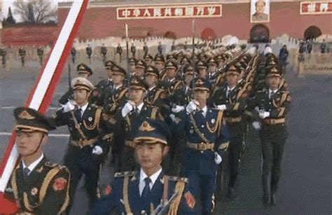中国三军仪仗队指挥刀，为何放着中国刀不用，反而用的西洋刀？
