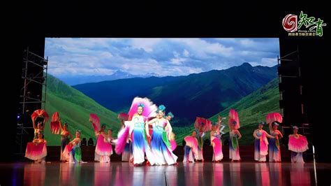 云裳广场舞《我和我的祖国》12人队形版黑玫瑰舞蹈队演绎_腾讯视频