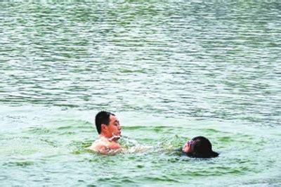 台州两男河中游泳被吸进涵洞 过路保安想尽办法救人-浙江新闻-浙江在线