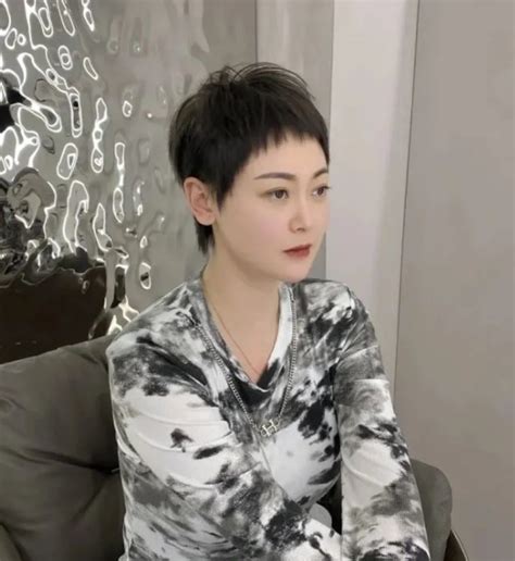 短发狗啃刘海图片