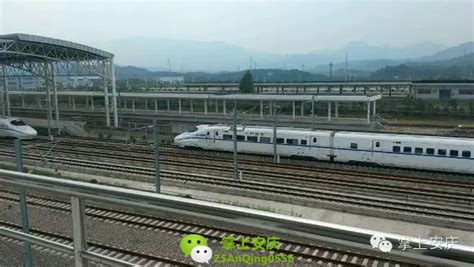 安庆火车站和动车高铁站都是在一个地方吗