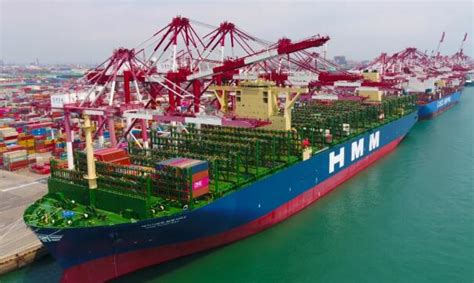 中国巨型货轮抵英国 世界最大体型引无数人围观-图闻天下-锦程物流网