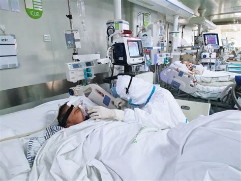 重磅 | 武汉新冠肺炎患者临床特征出炉：发热98.6%_国内 _ 文汇网