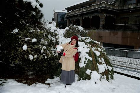 雪中的开心丽丽美女赏雪在园博园！-中关村在线摄影论坛