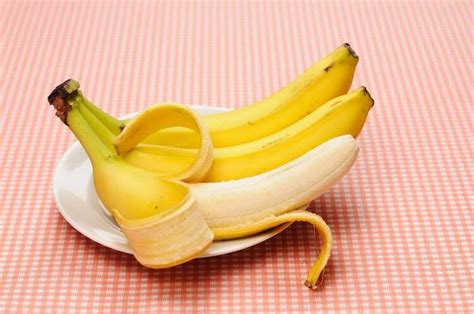 香蕉不能和这8种食物一起吃？会长斑、会胃痛？还要注意些什么呢！_手机新浪网