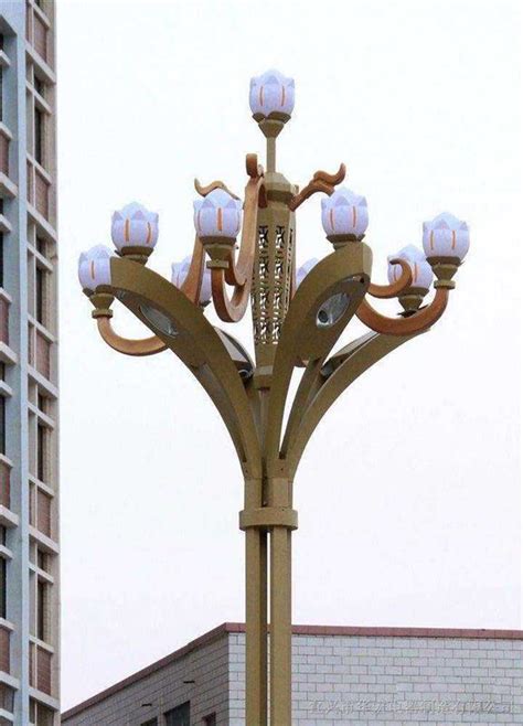 新疆和田地区于田县户外道路灯生产厂家LED八叉九火8-12米玉兰灯定制价格-一步电子网