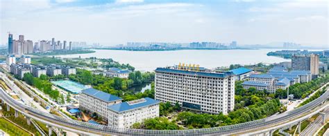 武汉工商学院是几本一年学费多少？排名全国第几宿舍条件好不好？