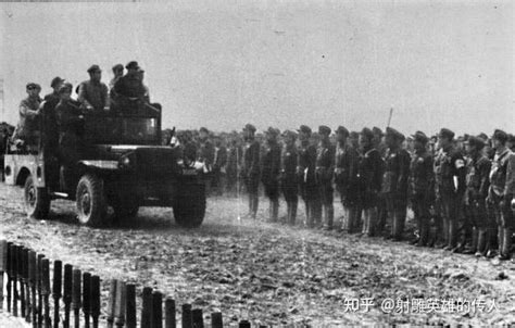 1945年8月20日，八路军晋绥部队解放绥远东部的集宁。图为集宁人民与八路军某部举行联欢大会-中国抗日战争-图片