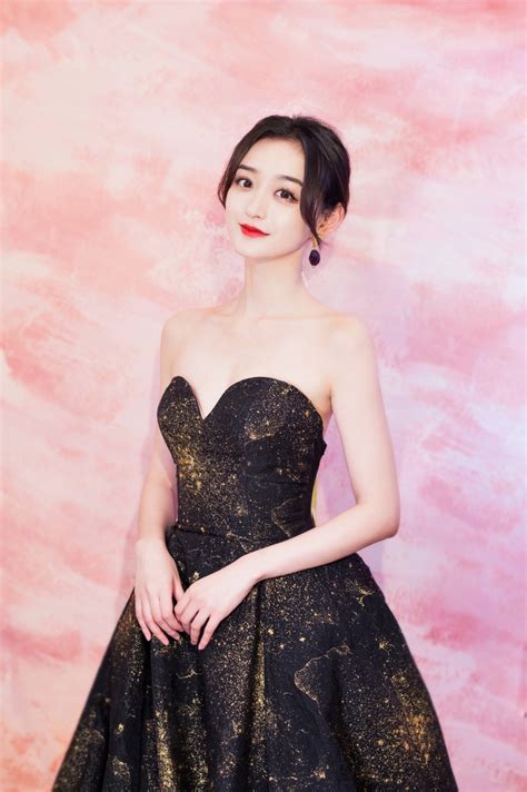何泓姗图片