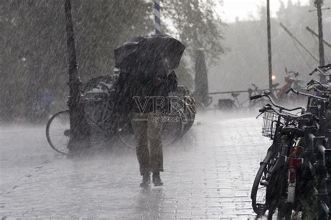 雨,季候风,暴雨,暴风雨,飓风正版图片素材下载_ID:157844236 - Veer图库