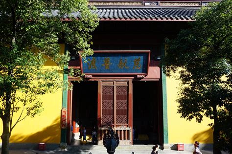 灵隐寺：被誉为我国佛教禅宗10大古刹之1，是杭州最早的古寺_寺庙