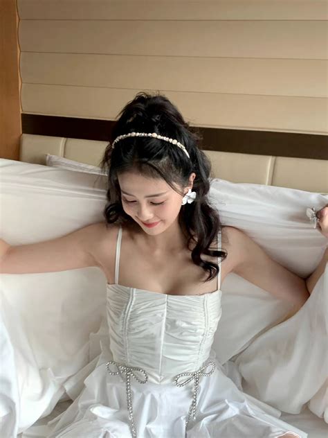 温柔女生头像白鹿图片