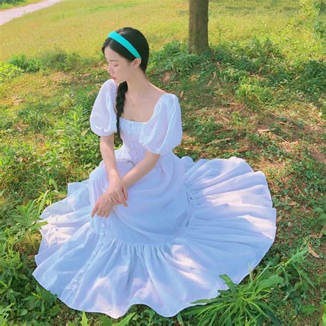 温柔女生泡泡裙头像