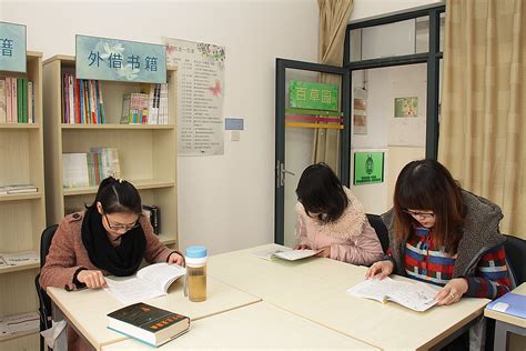 学校辅导员生涯教育工作室召开专题研讨会-青岛科技大学新闻网
