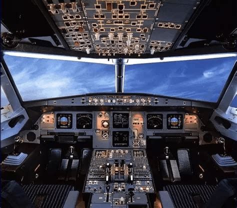 a380驾驶舱仪表图解,波音747驾驶舱,737驾驶舱面板详解_大山谷图库