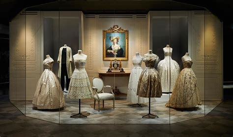 伦敦 V&A 博物馆举办英国最大规模 Christian Dior 回顾展 - 每日环球展览 - iMuseum