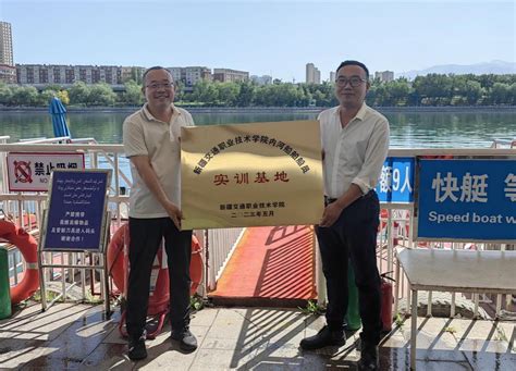 全国首张！南京内河船舶船员证实现“多证合一”_中国江苏网