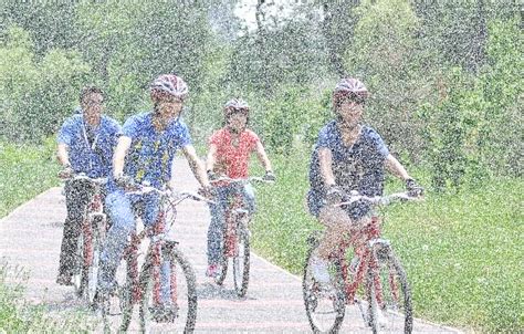 在自行车比赛中无法辨认的专业骑自行车者高清图片下载-正版图片507353249-摄图网