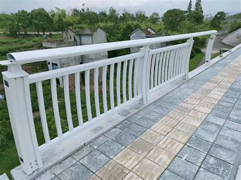 铝合金护栏铝栏杆 阳台护栏楼梯扶手 花园院子楼顶防护铝艺围栏-阿里巴巴