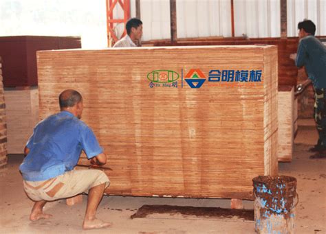 清水覆膜板比普通模板优势有哪些?-深圳市佰润木业有限公司