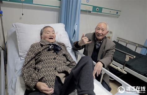 暖心！杭州88岁老人每天给脑中风老伴放邓丽君的歌-新闻中心-中国宁波网