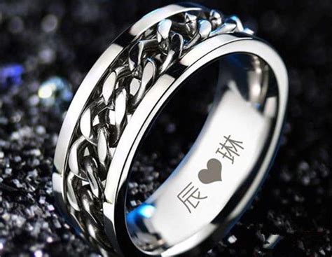 “结婚戒指”刻字内容建议有哪些？推荐 8 个别具意义的范例 – 拉阔杂志，拉阔时尚眼界！