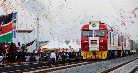 中国帮肯尼亚打造的蒙内铁路，如今已开通5年，给当地带来了啥？|铁路|中国_新浪新闻