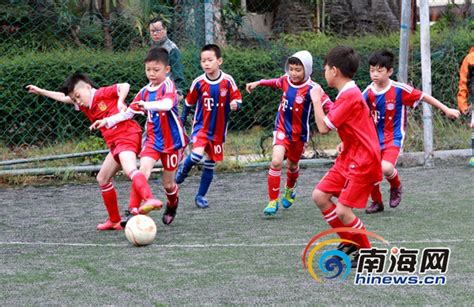 海南首届少年足球争霸赛开赛 九小等校队参赛_海南频道_凤凰网