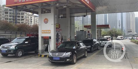 北京部分加油站升级改造，为出租车开设专用道，加油还便宜 | 北晚新视觉
